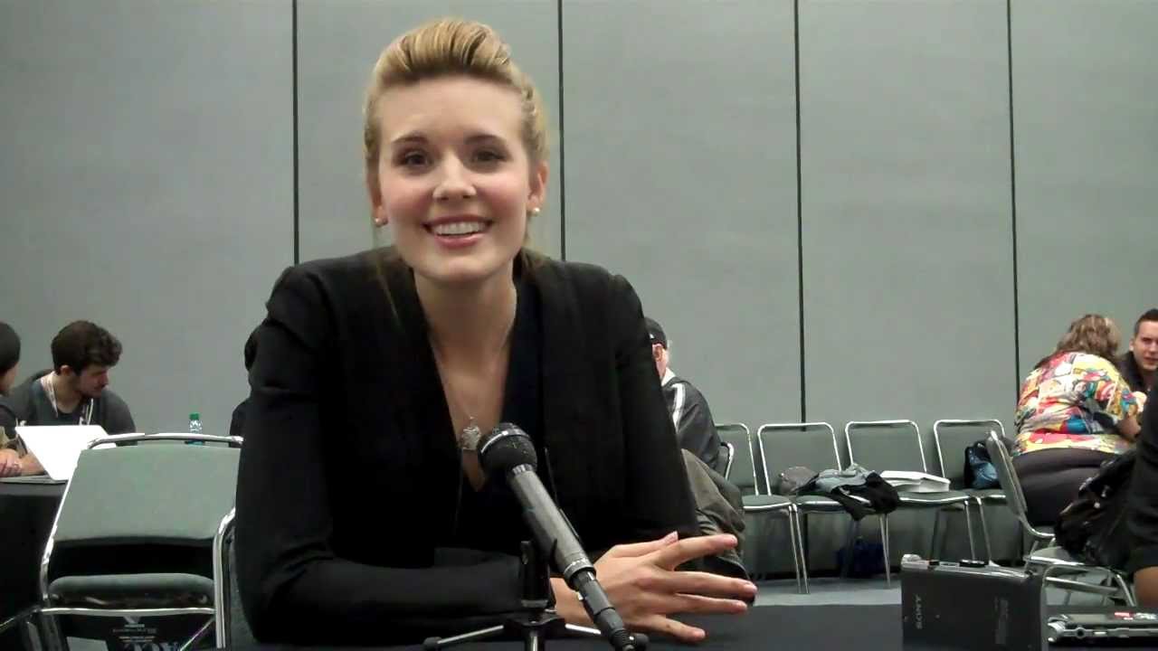 Maggie Grace Interview For LOCKOUT at WonderCon Part Two