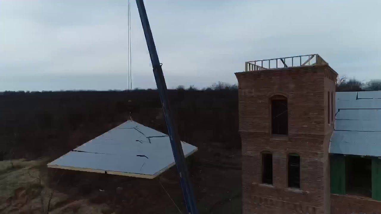 Frederick Hollow Build - Tower Roof