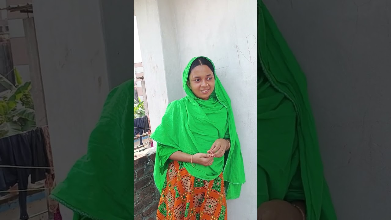 দুপুর বেলা রোদে দারিয়ে খেলা দেখতিছে৷ Parvin Noyon