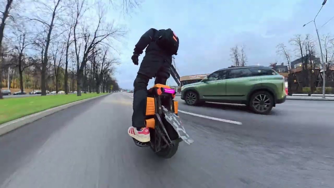 17, 25 и 27 октября 2025. Новые покатушки на моноколесе. Extreme Bull Griffin и Commander GT