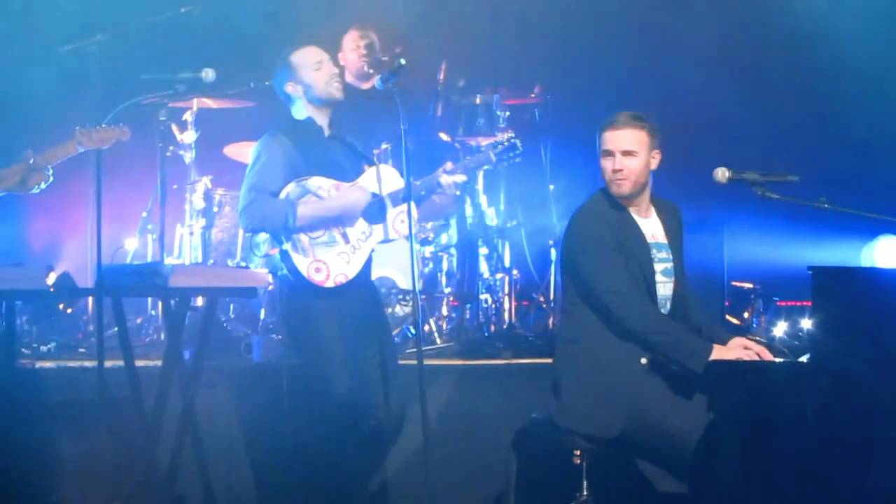 Coldplay feat. Gary Barlow - Back for good @ Liverpool Royal Theatre, 19th December 2010