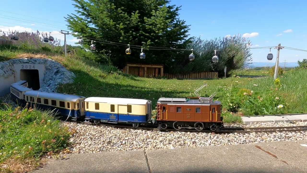 RhB im Garten, wieder eine neue Lok: Ge 2/4 222 von LGB
