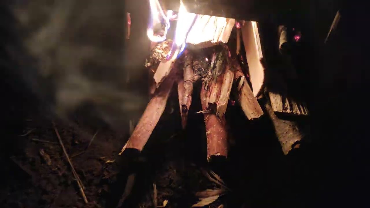 Burnt bloodsausage for dinner on open fire in freezing cold part1