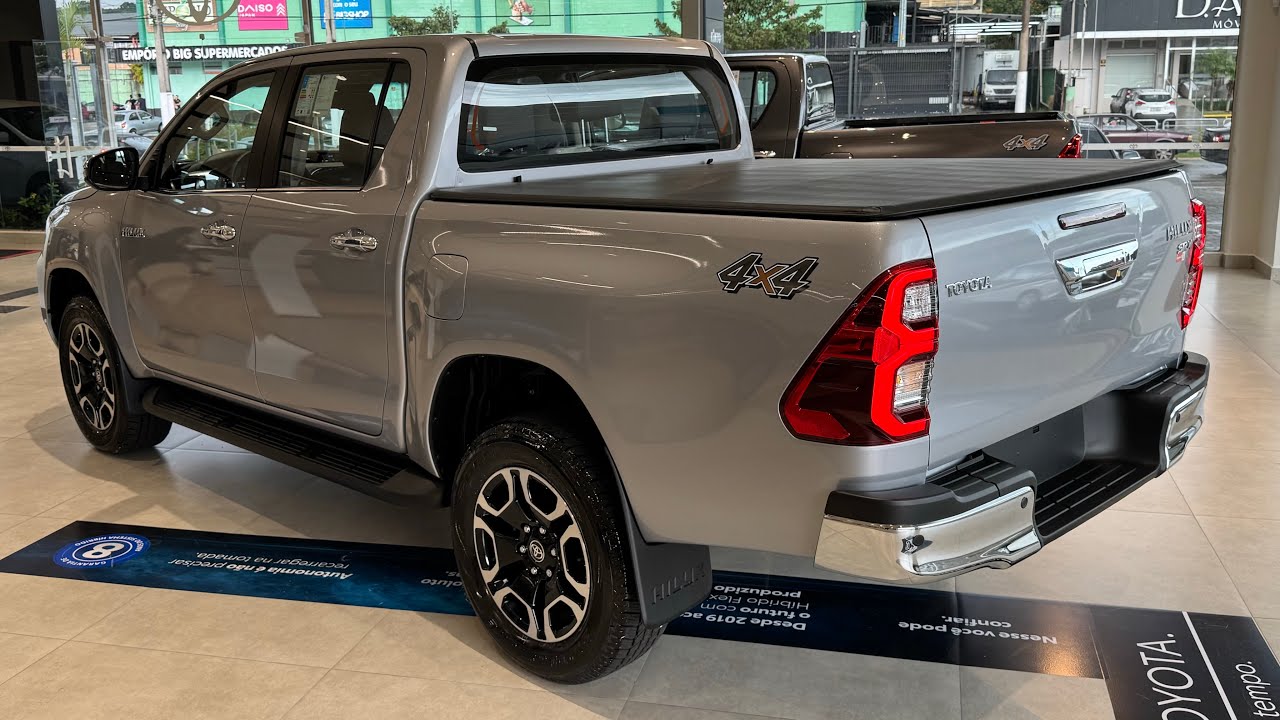NOVA HILUX 2025 SRX É A VERSÃO MAIS DESEJADA PORÉM A SRV TAMBEM VALE A PENA! VEJA A DIFERENÇA