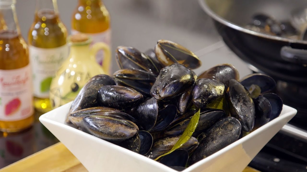 Delish - Apple Juice Mussels