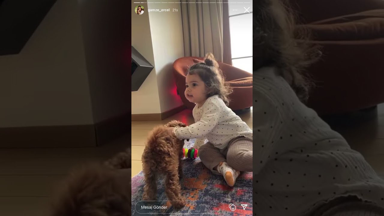 Gamze Erçel ve kızı Aylin Mavi           (Caner Yıldırım)
