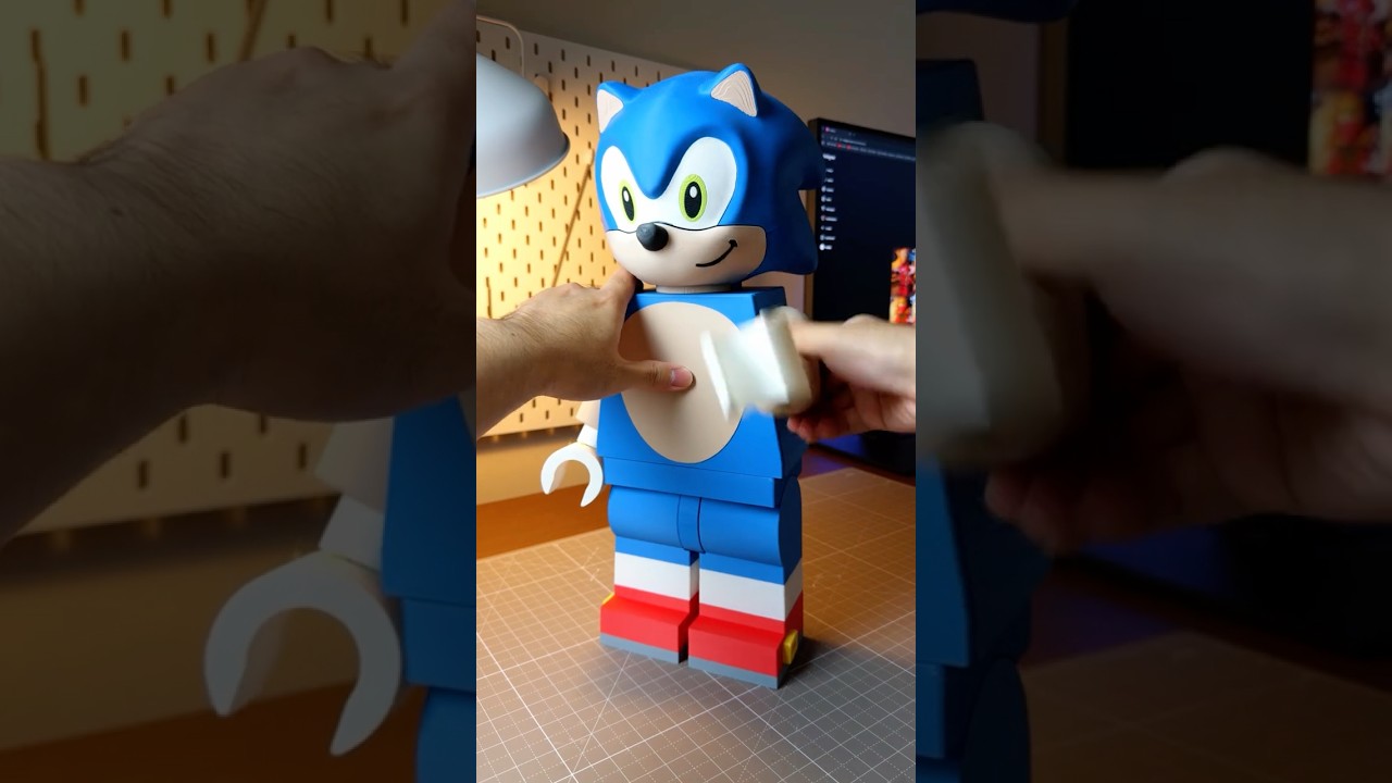 The SEGA icon Sonic is ready to speed onto your display shelf! #lego #sonic #games #toys #3dprinting