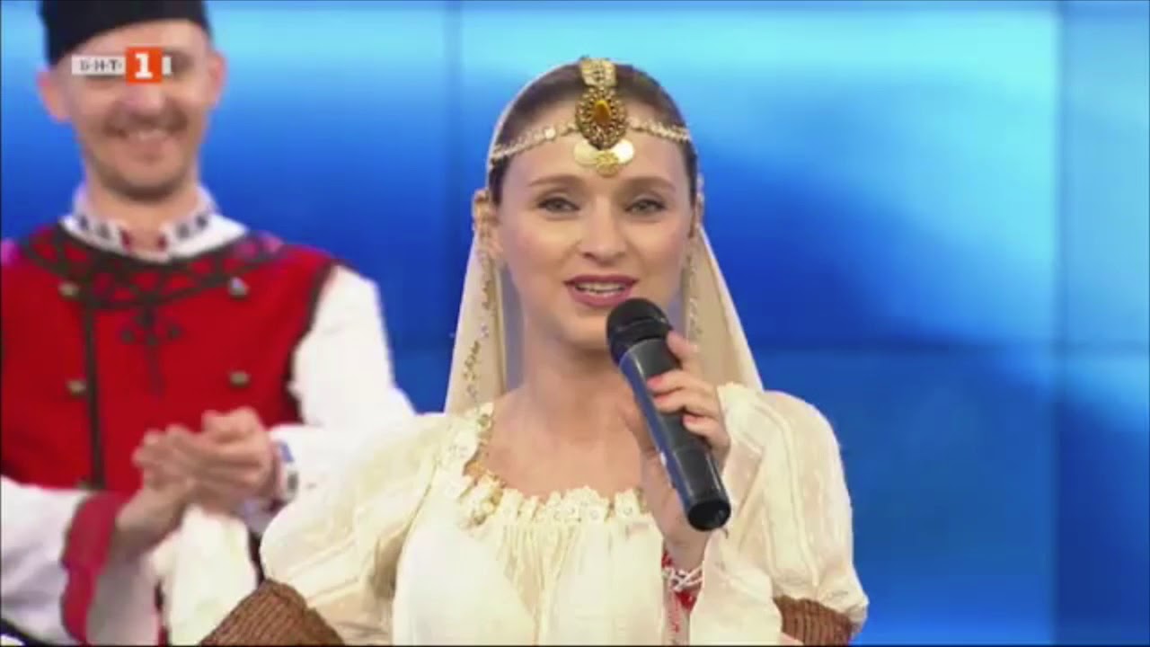СЪНИ - Първата обич