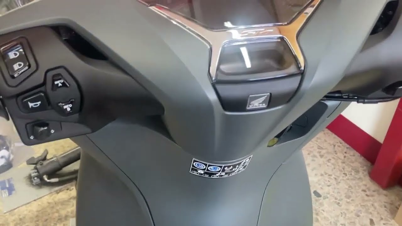 Honda SH 125/150 e SH 125/150 SPORT differenze estetiche