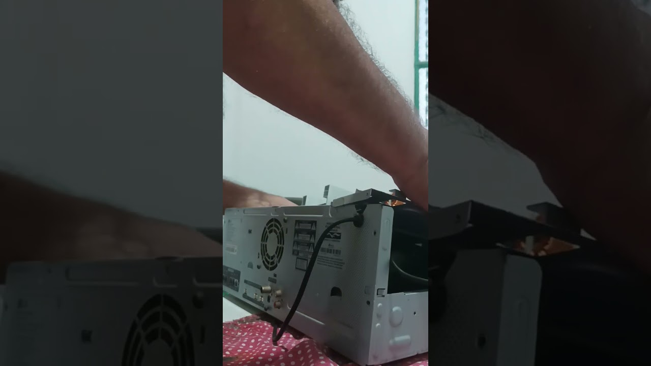 Som LG cm8460 não liga defeito ic500 na placa principal é só fazer a troca e o som volta a ligar n m