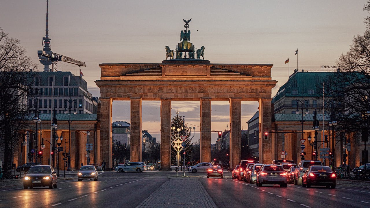 Pure POV Photography  - Berlin Sunrise Brandenburger Tor mit 70-200m Objektiv
