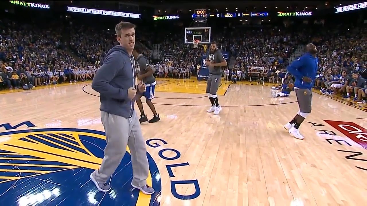 Steph Curry and the GSW team embarrass the 2016 Rookies in front of the entire stadium! (FUNNY)