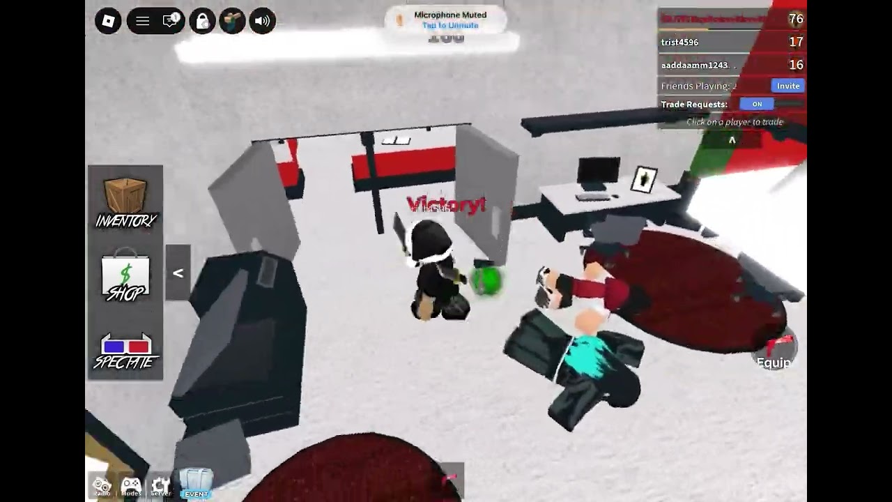 Me @MUIROBLOX-YT  and Tristan are playing mm2!