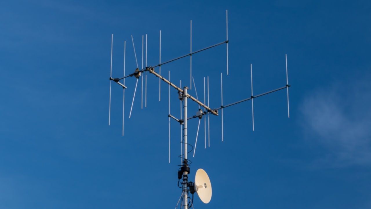 FM-DX: 2&times;8-el K6STI Yagi Antenna - Daylight Timelapse