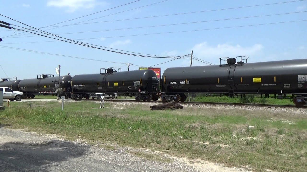 Union Pacific 7638 AC45CCTE or ES44AC Texas