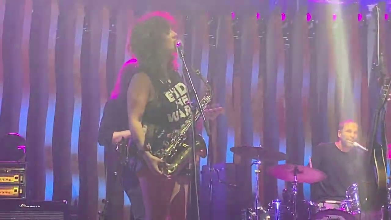 Jack Johnson w/ Handmade Moments  Live - Who Do You Love / Mudfootball - Camden NJ - 7/12/22