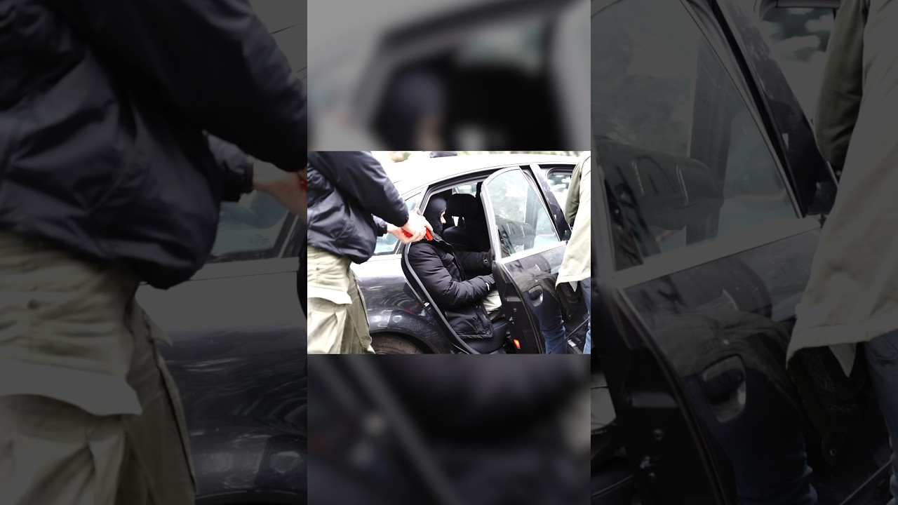 Sicherer Zugriff: #Polizei zeigt #Festnahme im #Auto