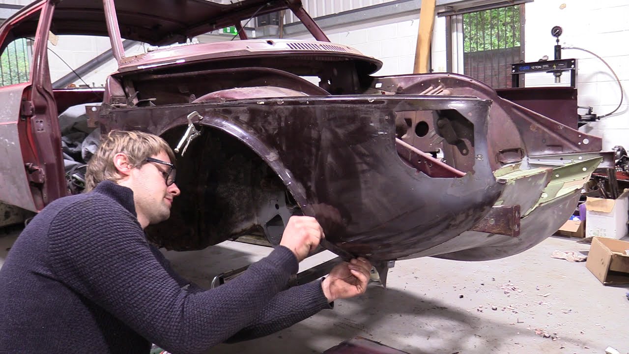 Saab 99 Turbo! Fitting the New Belly Pan and Inner Arch Repair
