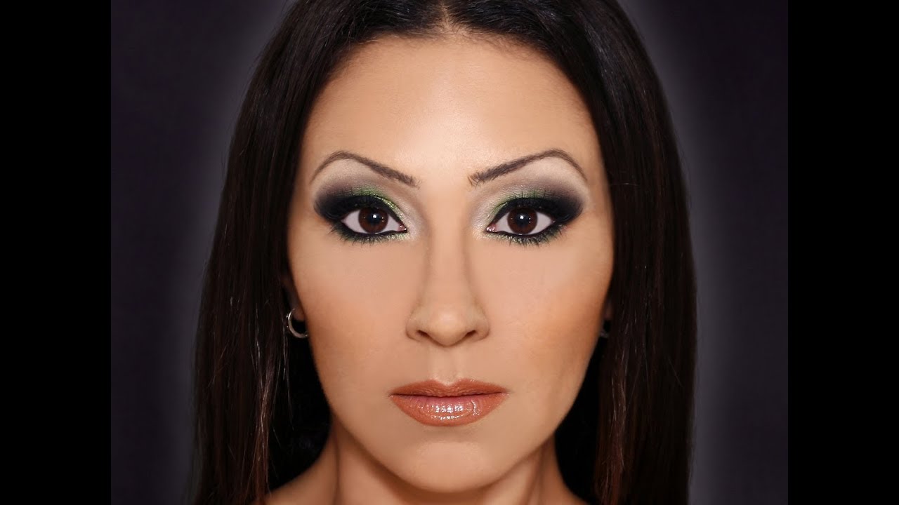 מיקיאגי - איפור ערב ירוק ושחור    Mickiyagi - evening makeup green&black
