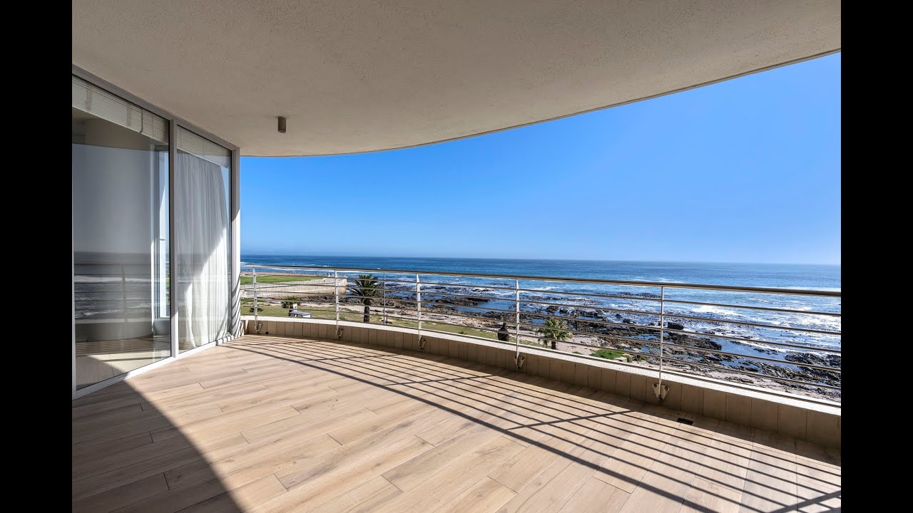 Sought-After Two Oceans Beach | Mouille Point | ZAR 23 500 000