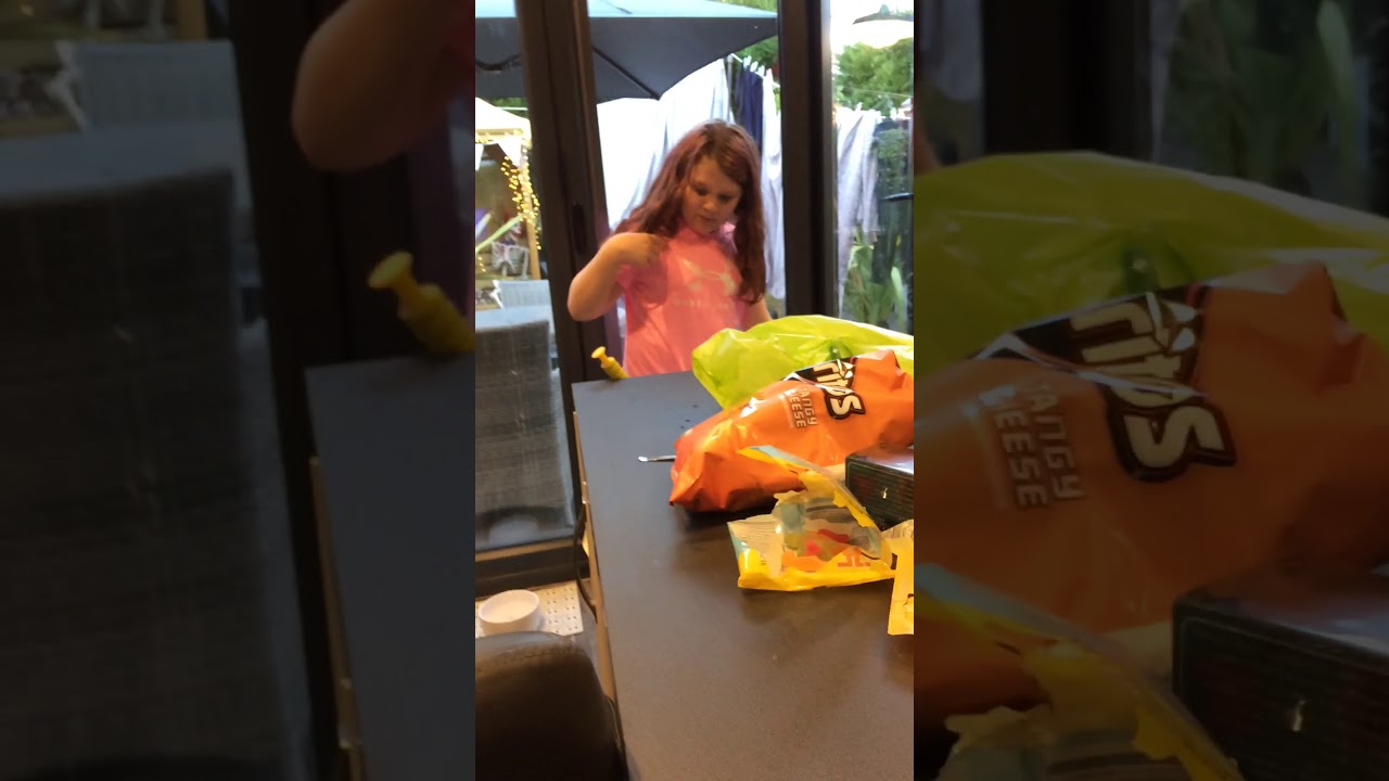 Dinky decker taste testing