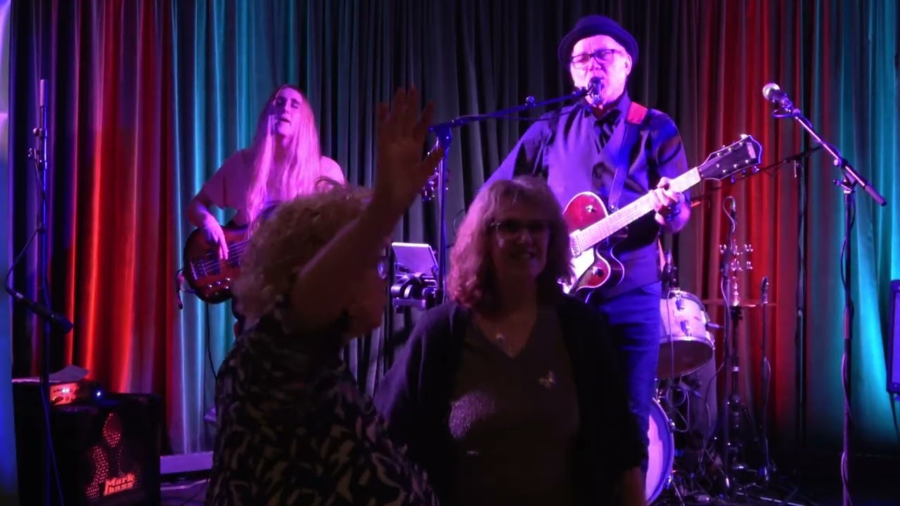 Het Ministerie van Blues, Podium zuid