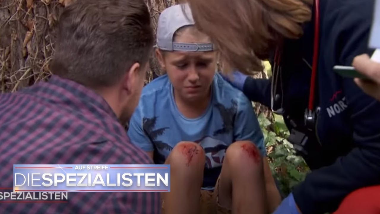 Die Kinder sind weg! Lehrerin findet Jacke von Frieda | Auf Streife - Die Spezialisten | SAT.1 TV