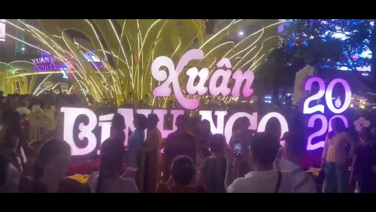 phố đi bộ nguyễn huệ 