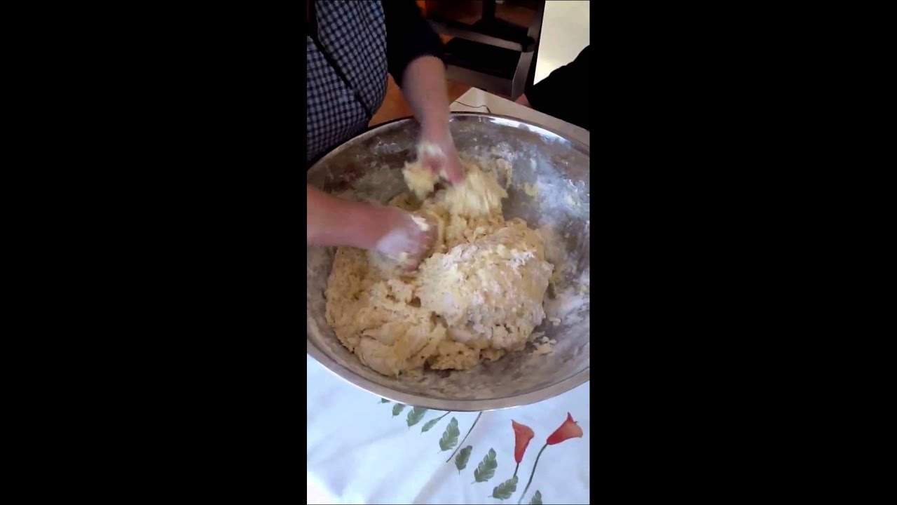 How to Make Portuguese Malassadas