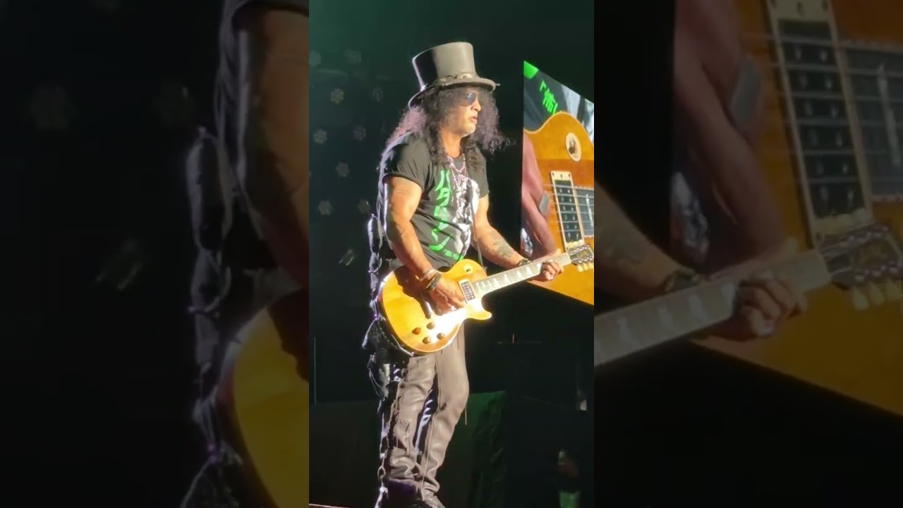 Slash&rsquo;s Iconic Guitar Intro to &ldquo;Welcome to the Jungle&rdquo; | Legendary Riffs.  GNR Live