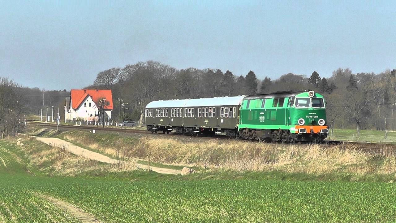 SU45-089 z pociągiem specjalnym Krzyż - Czarne wyjeżdża z Suliszewa