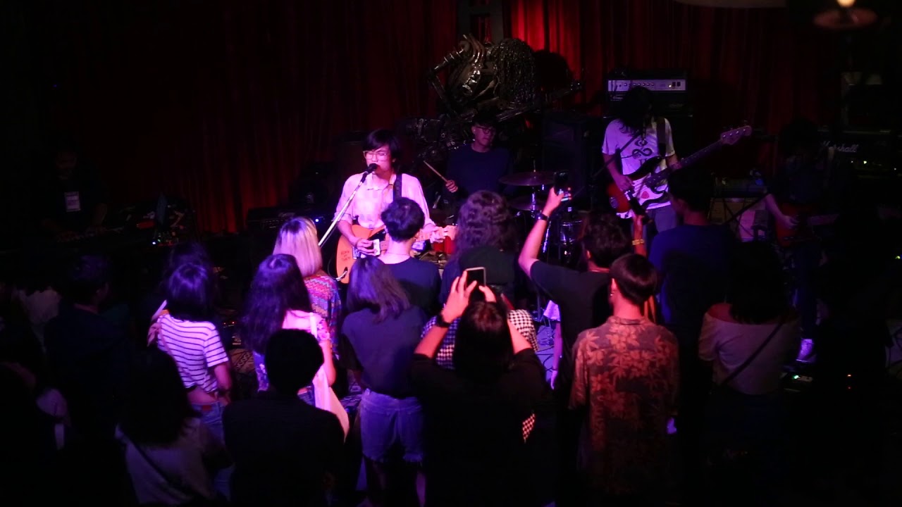 04:00 A.M. - Solitude is Bliss live at Parking Toys