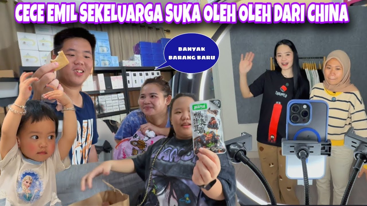 HARI PERTAMA DI INDONESIA SENANG SEKALI CECE SEKELUARGA SUKA DENGAN OLEH OLEHNYA,LANJUT KE TOKOTAWA 