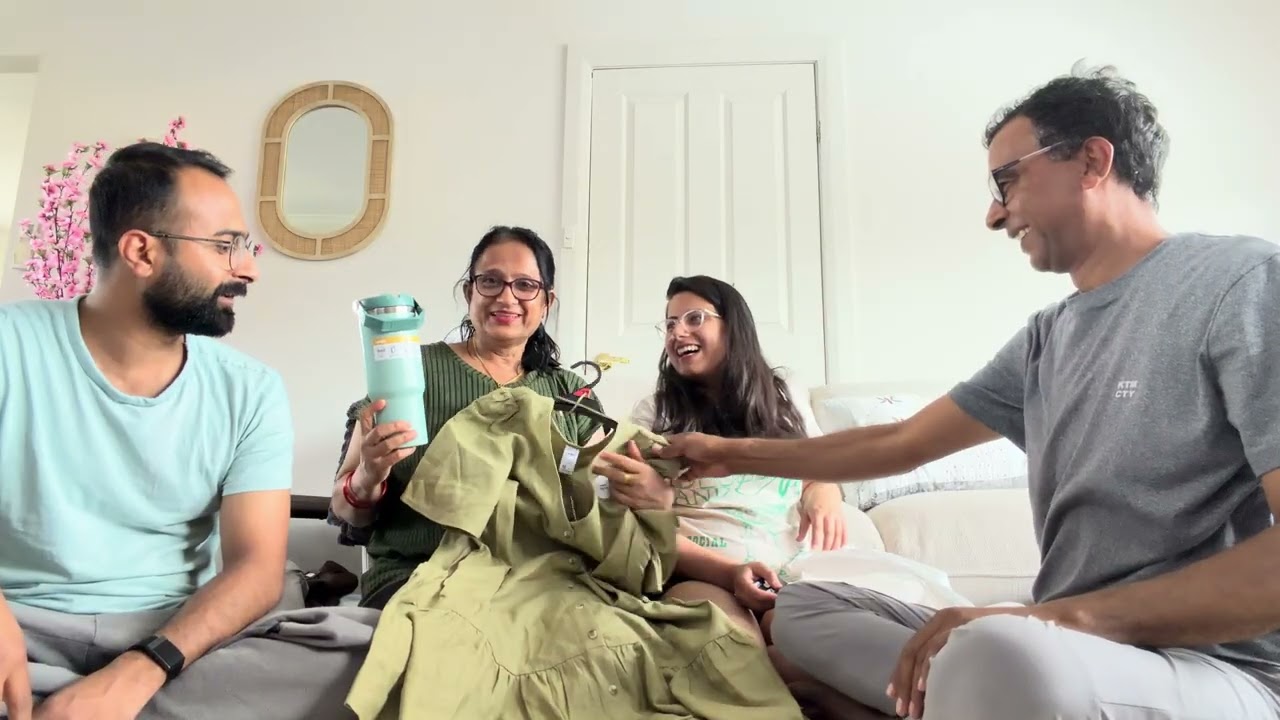 Color gift exchange game 