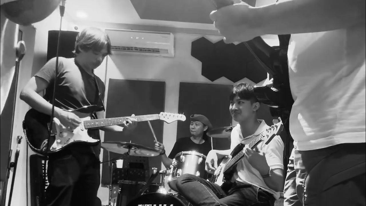 Sinong Magsasabi by Elena Gold