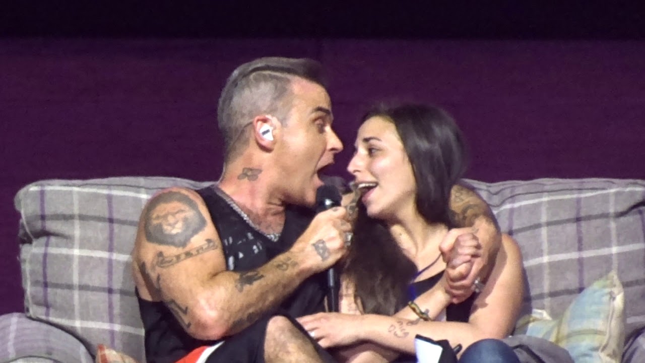 Robbie Williams - Somethin' Stupid (Chile 2018)