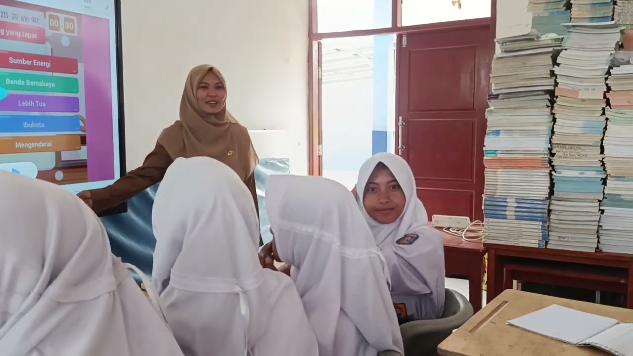 Inovasi Pemanfaatan Interactive Flat Panel (IFP) Smpn 2 cibogo