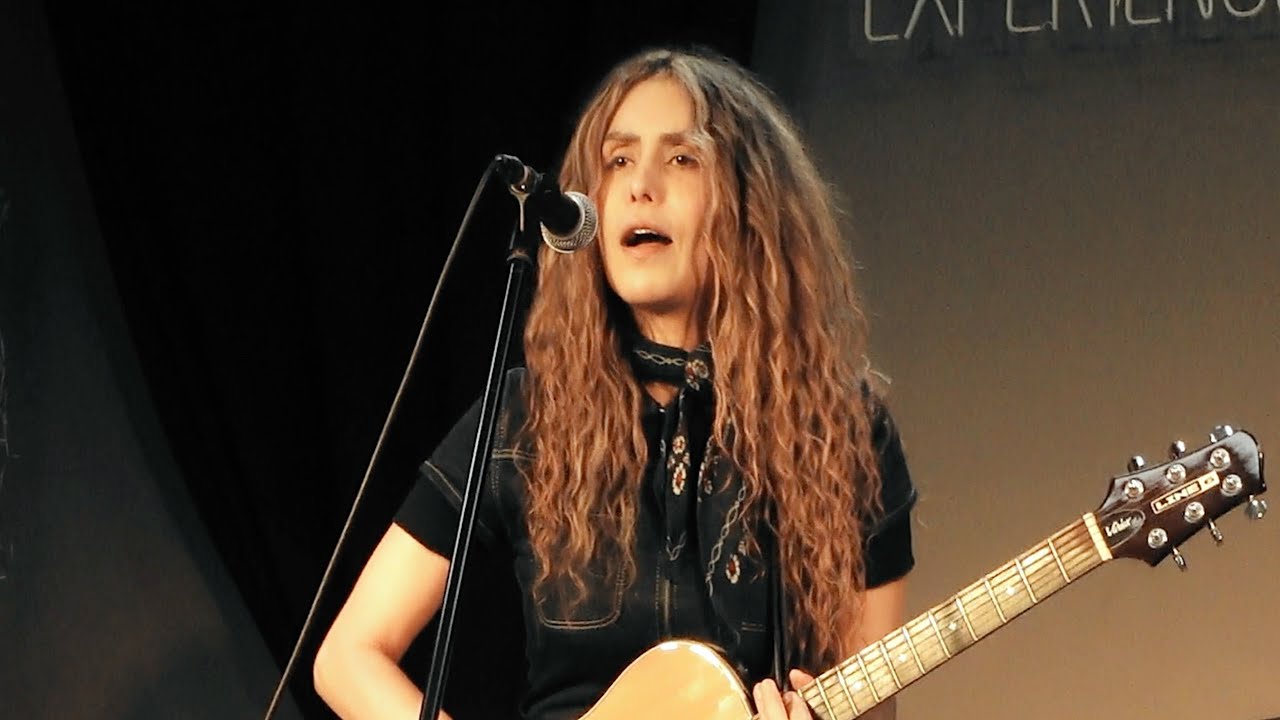 Paraíso acústico / Allison García