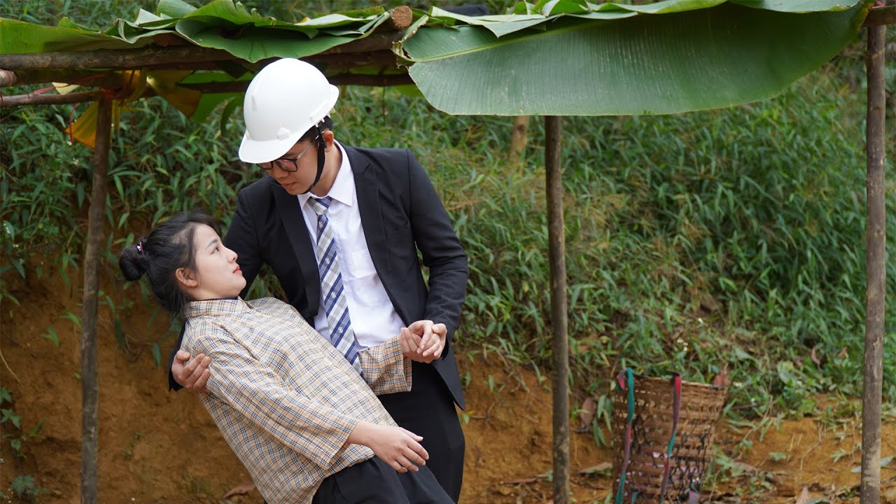 Kind CEO Jake helped single mother Tieu Dieu return to her old home in joy and happiness.