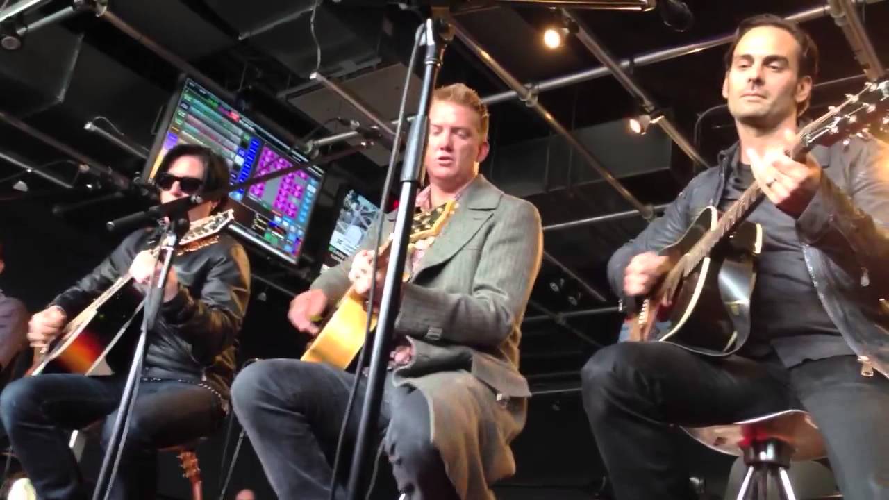Queens of the Stone Age - My God is the Sun Acoustic Live