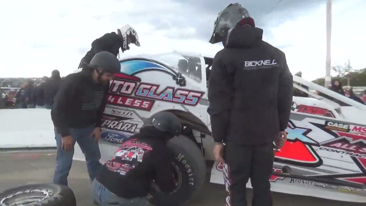 Super Dirt Week 51- Lap 75 Pit break- Billy Whittaker Cars 200