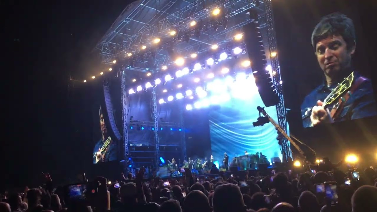 Noel Gallagher's HFBs live - Don't look back in anger - Wythenshawe 2023
