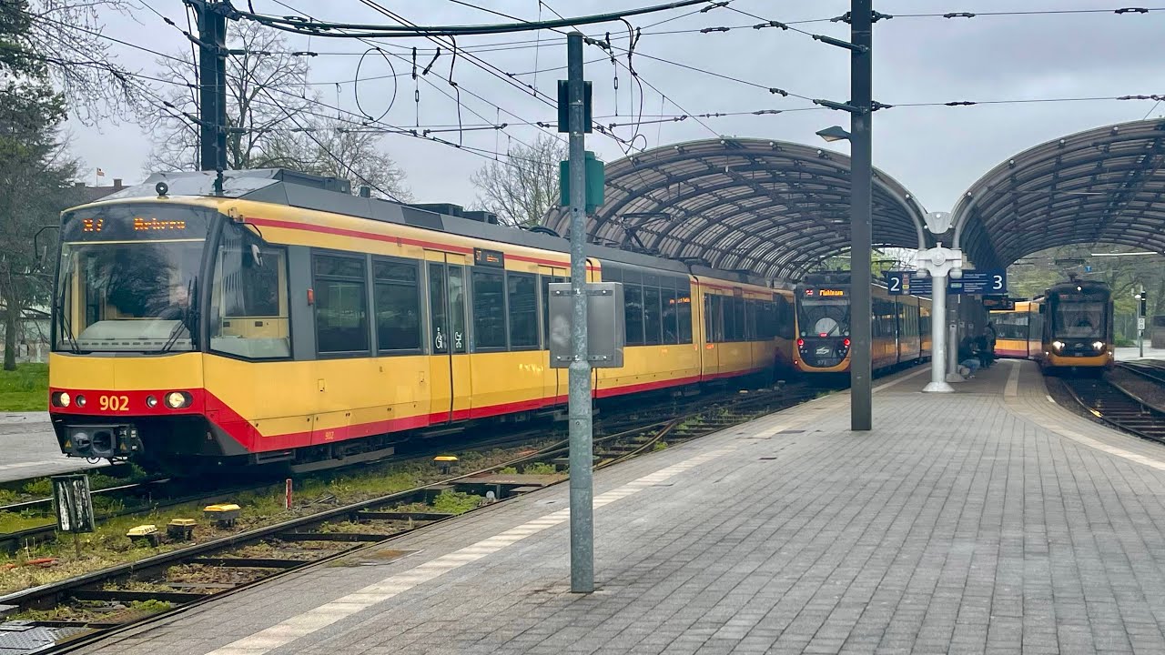 Stadtbahnverkehr im Karlsruher Albtalbahnhof