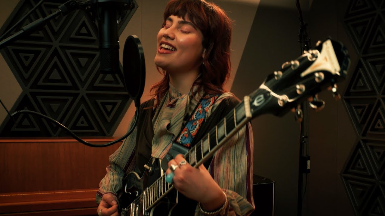 Victoria Dell - Divine Energy (acoustic)