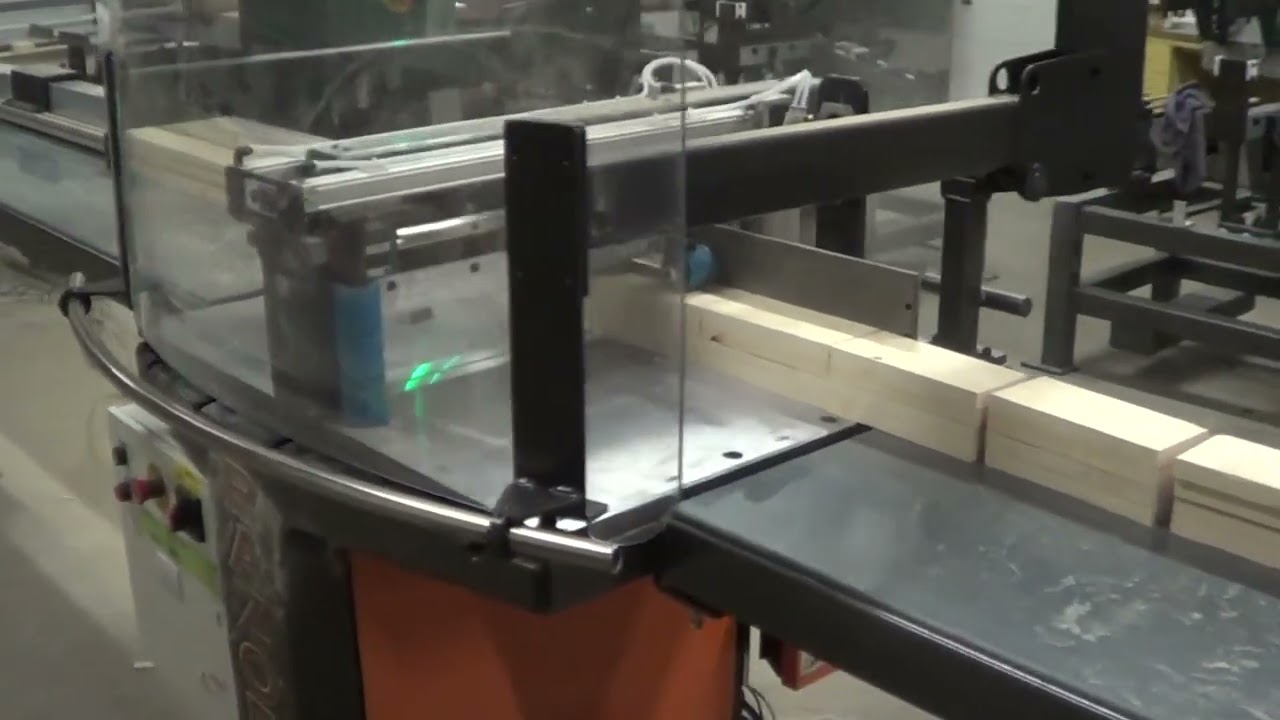 RazorGage&rsquo;s AutoPusher Optimizing Saw System Cutting Wood