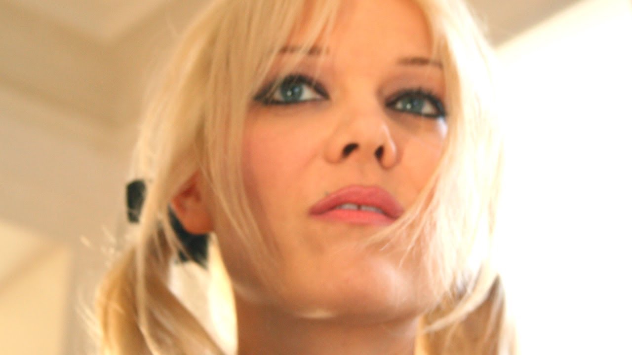 Blondes: Iconic Makeup - Brigitte Bardot