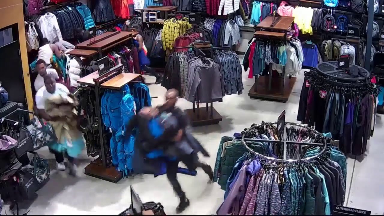 Group of shoplifters steals more than $30,000 of clothes from North Face outlet in 30 seconds