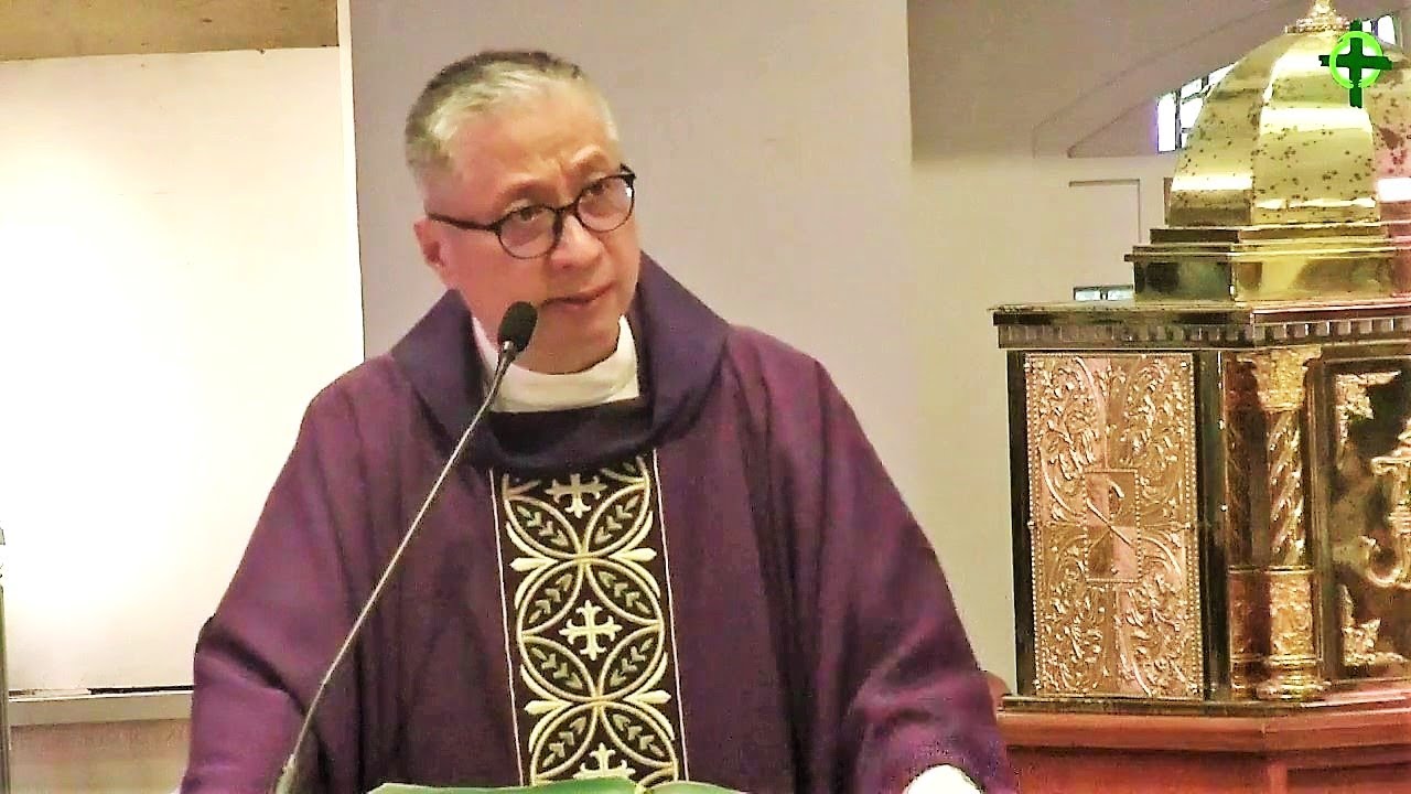 UNCLUTTER YOURSELF - Homily by Fr. Dave Concepcion on Feb. 22, 2023 (Ash Wednesday)