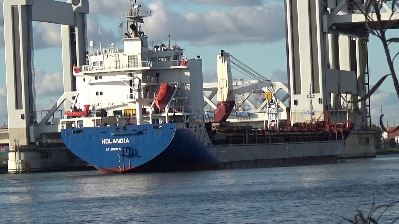 MV Hollandia, Dry cargo multi-purpose container vessel