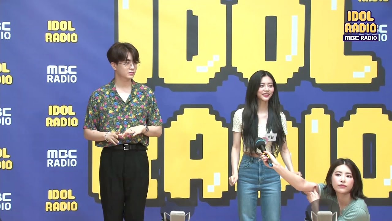 [IDOL RADIO] 달디의 '감싸줄게요' 포인트 안무 배우기! 20200611